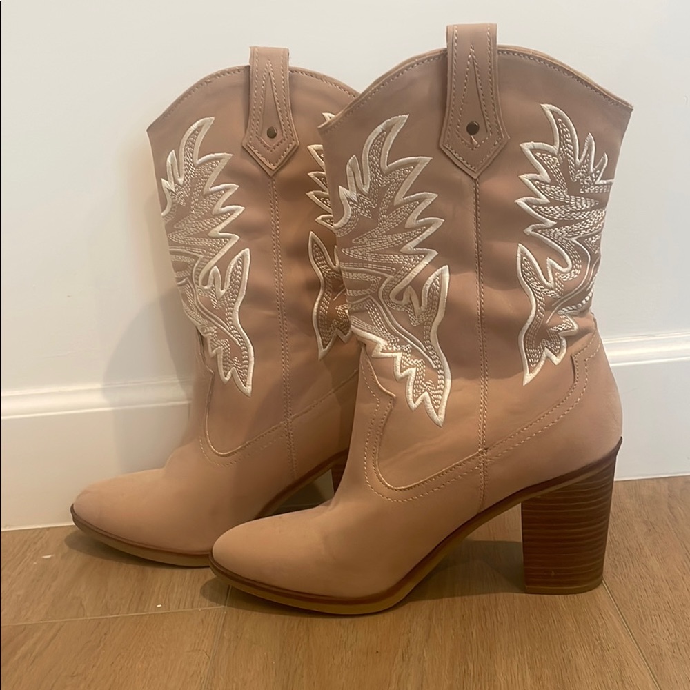 Tan Western-Style Women's Cowboy Boots